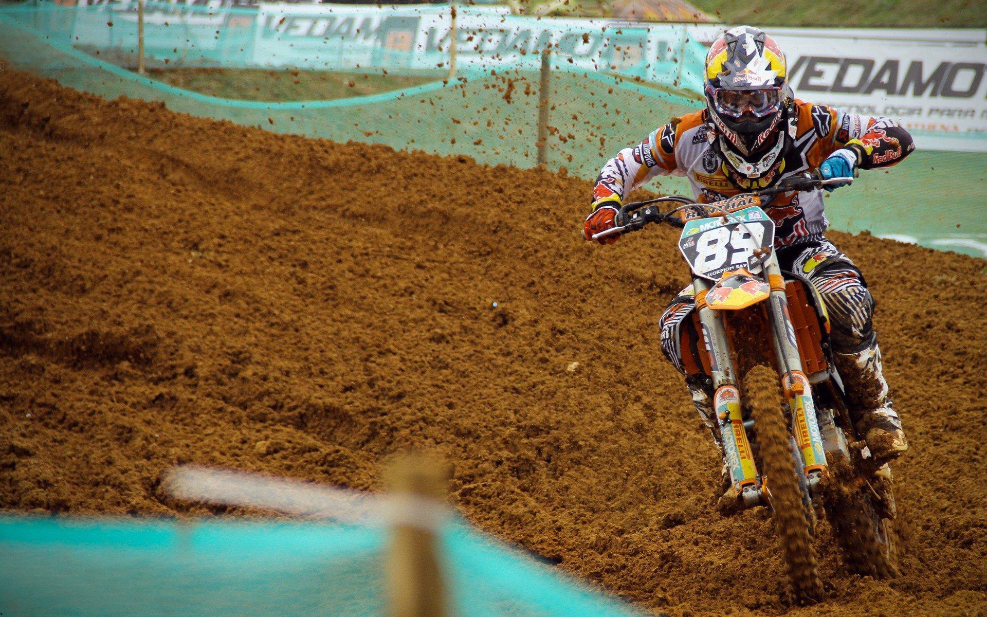 【pg模拟器】绿茵场外终牵手，兰克尔-泽婚礼温馨举行，昔日青岛海牛风波散尽启人生新章